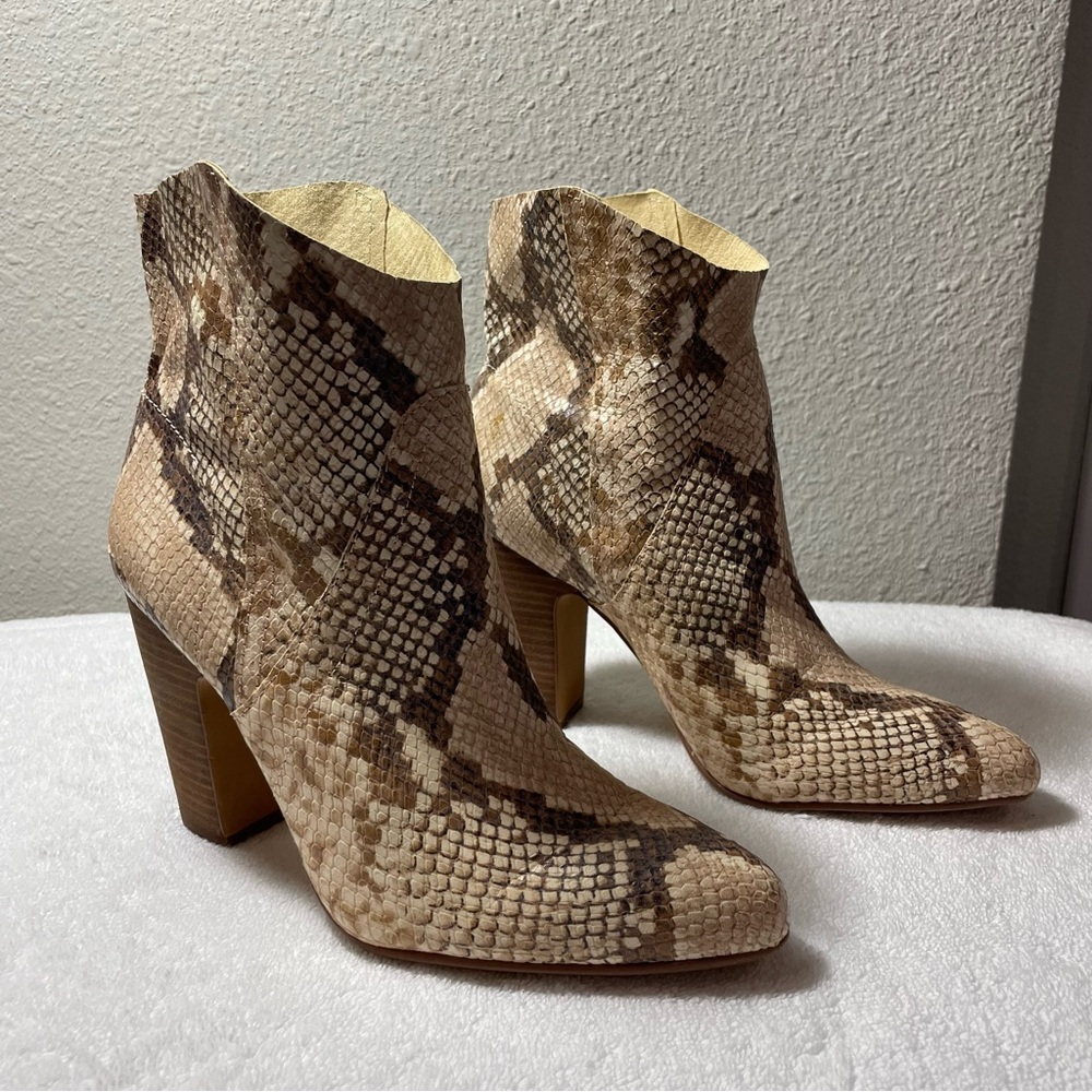 Vince Camuto Creestal Snakeskin Ankle Boots Women Size 8 1/2M